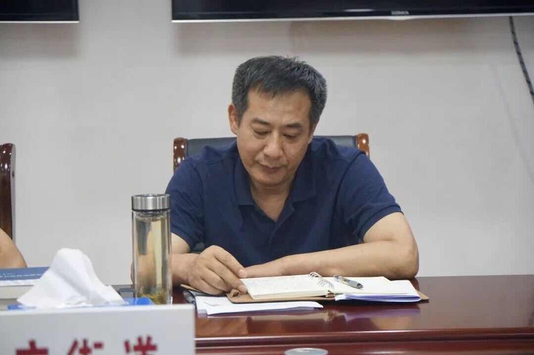 接過(guò)聘書(shū),正式成為朝陽(yáng)區(qū)責(zé)任規(guī)劃師! 接過(guò)聘書(shū),正式成為朝陽(yáng)區(qū)責(zé)任規(guī)劃師!
